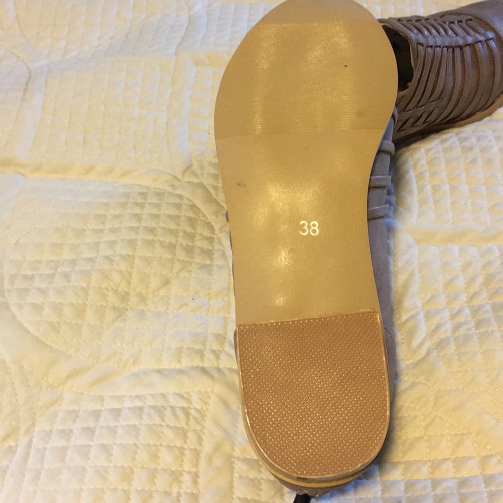 Shoes - Picture 4 of 4